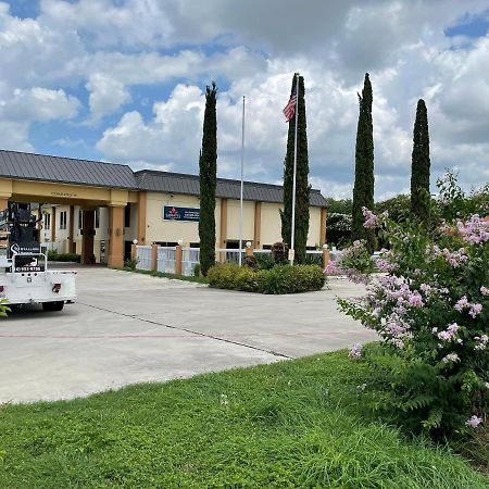 Coratel Inn & Suites By Jasper New Braunfels Ih-35 Ext 189 Exterior photo