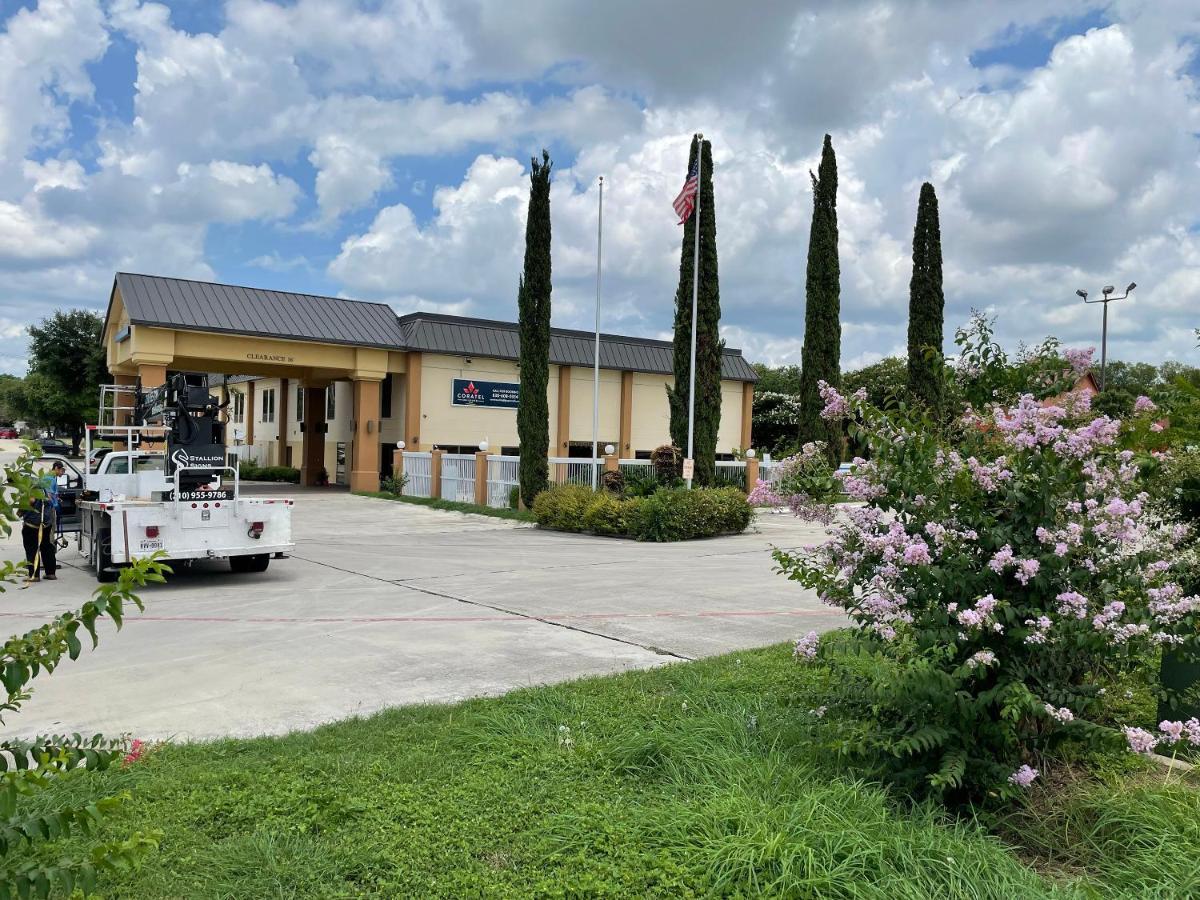 Coratel Inn & Suites By Jasper New Braunfels Ih-35 Ext 189 Exterior photo