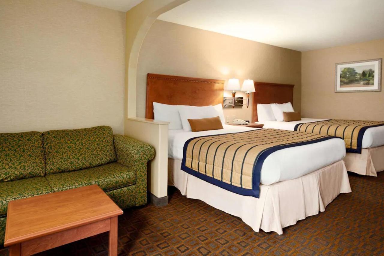 Coratel Inn & Suites By Jasper New Braunfels Ih-35 Ext 189 Exterior photo