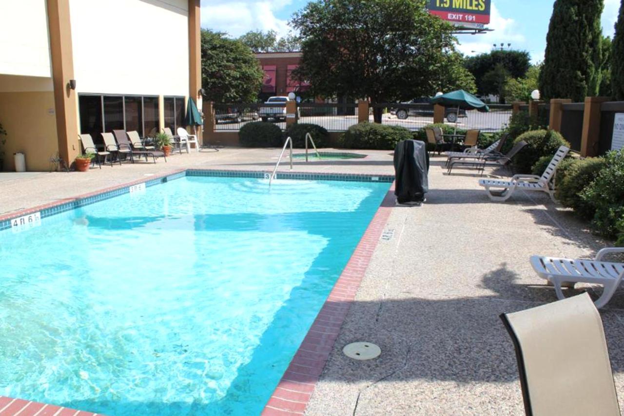 Coratel Inn & Suites By Jasper New Braunfels Ih-35 Ext 189 Exterior photo