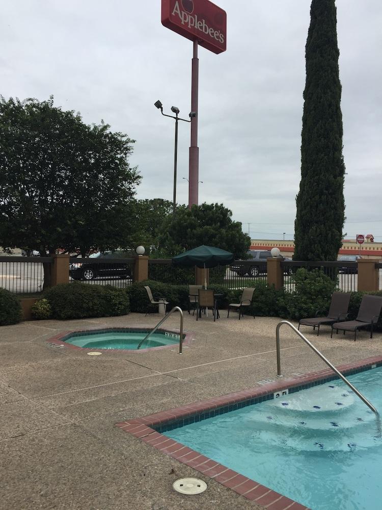 Coratel Inn & Suites By Jasper New Braunfels Ih-35 Ext 189 Exterior photo