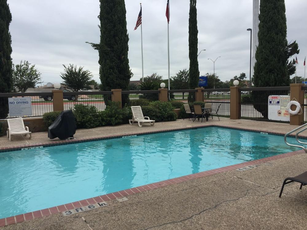 Coratel Inn & Suites By Jasper New Braunfels Ih-35 Ext 189 Exterior photo